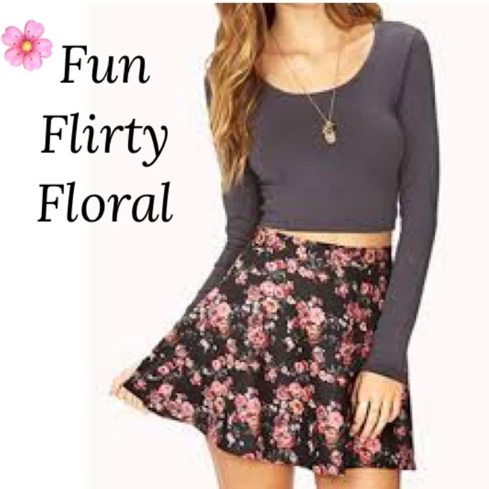 Flirty Floral Fun Mini Skirt Divided Size XS